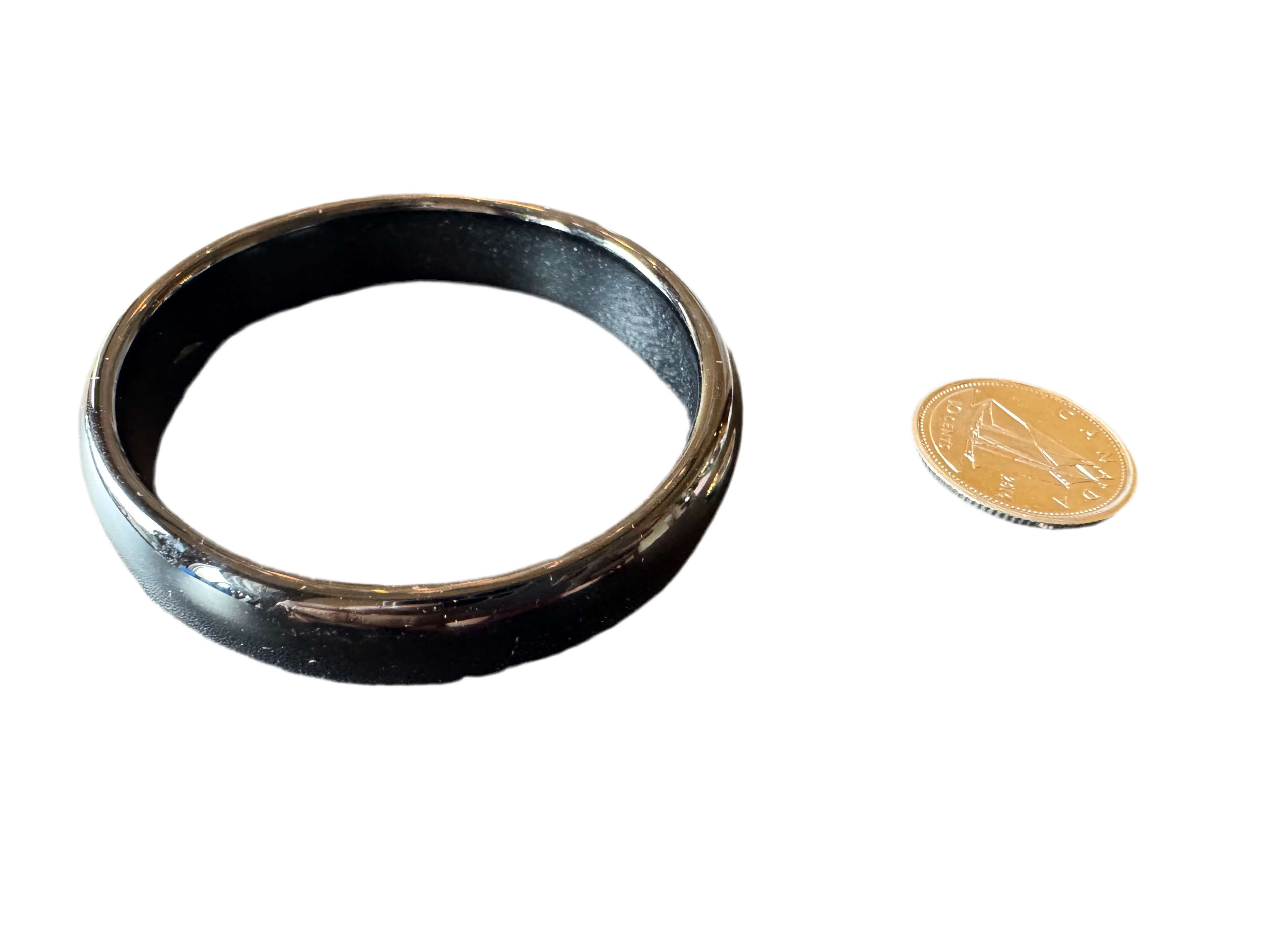 Black /geey white agate jade bangle